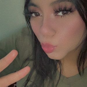 Meet your Posher, Daniela